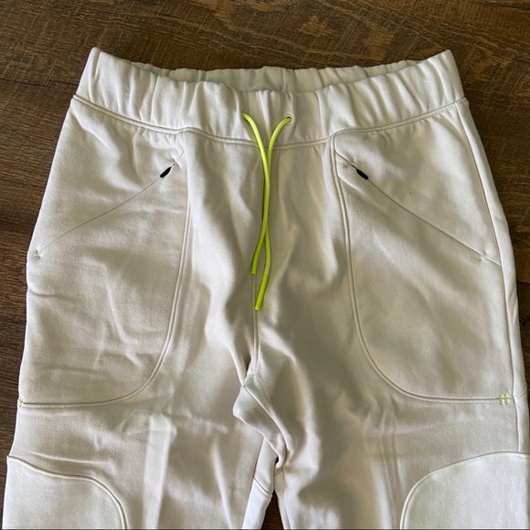 (CLOSET CLOSING FINAL SALE) NWT Under Armour White Jogger Sweatpants Loose Fit - Picture 5 of 10